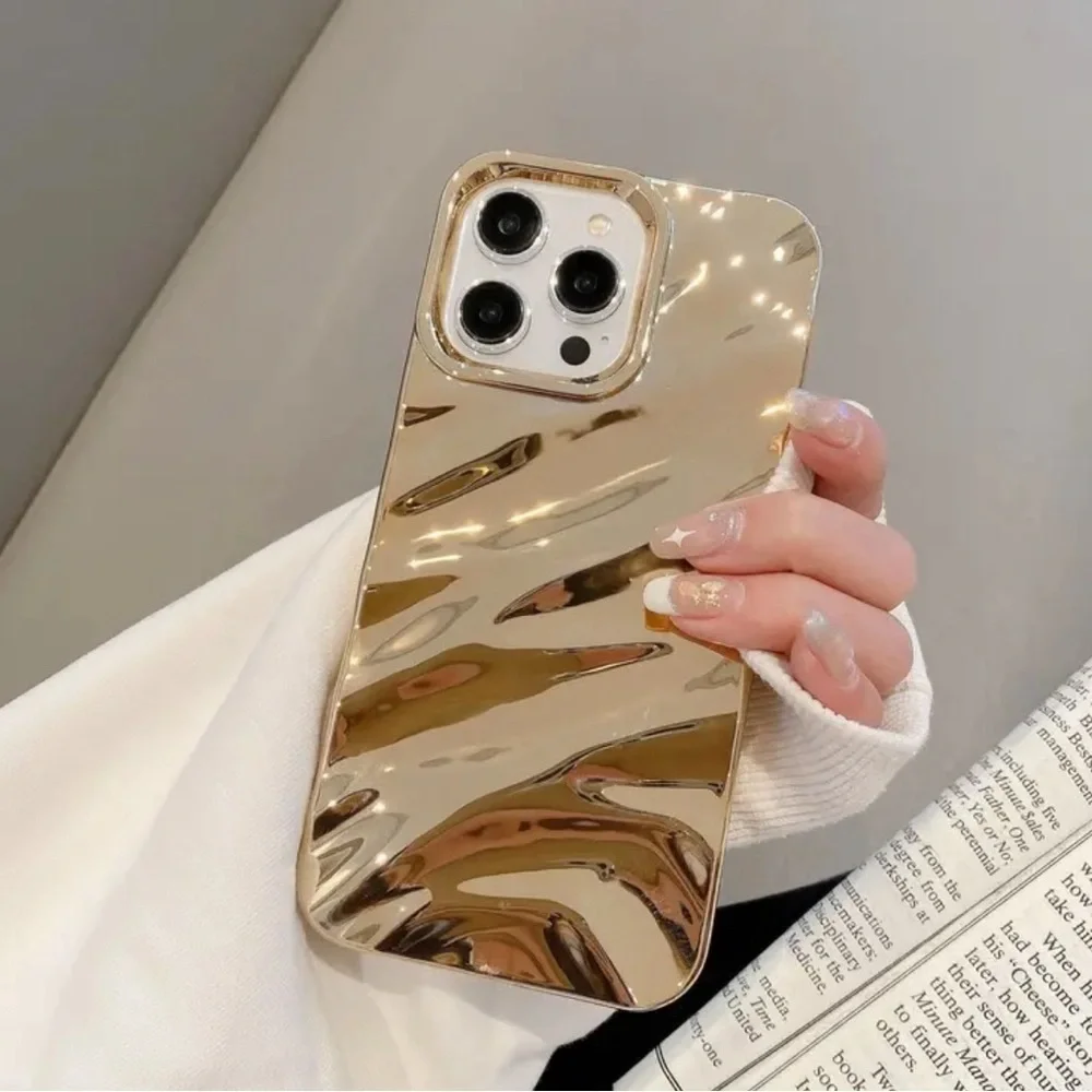 iPhone 15 Pro Max Ripple Embossed Electroplated Anti-fall Gold Case